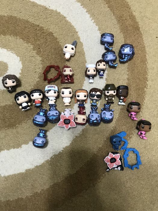 Фигурки очень странные дела