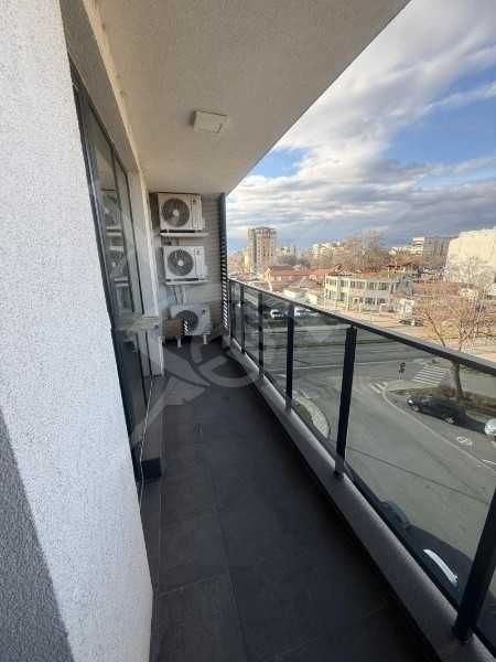 Дава се под наем тристаен апартамент в Център! 11837591