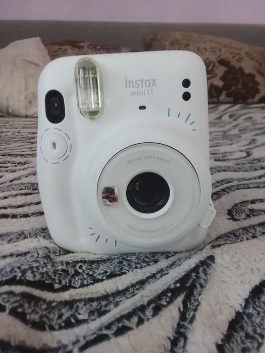 Instax mini 11  продается