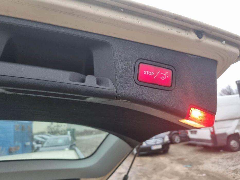 На части! Mercedes E200 CDI W212 комби автомат ОМ651 ляв волан!