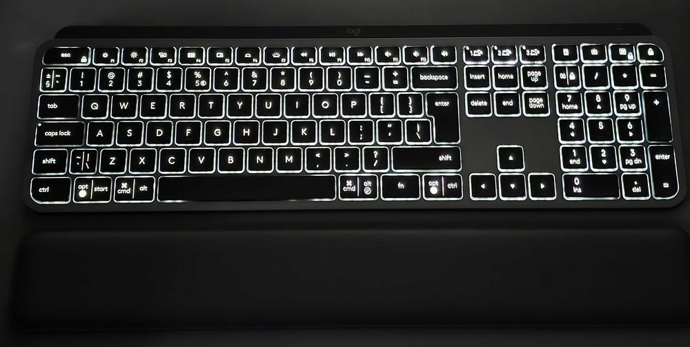 Клавиатура Logitech MX Keys Plus