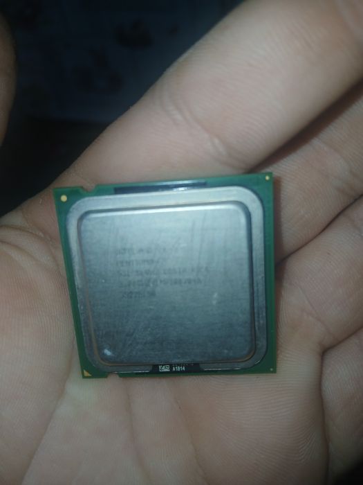 Procesor Intel Pentium 4 – 3.00 GHz / 1M / 800 – Socket 775 (SL8HZ)