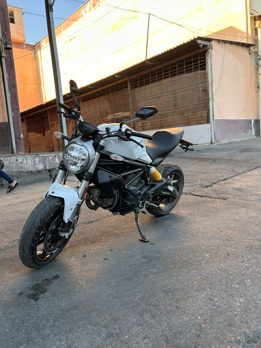 Ducatti Monster 797