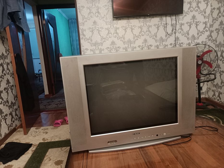 Продам телевизор