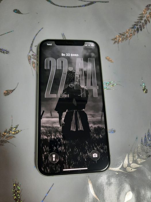 Продам iPhone 12