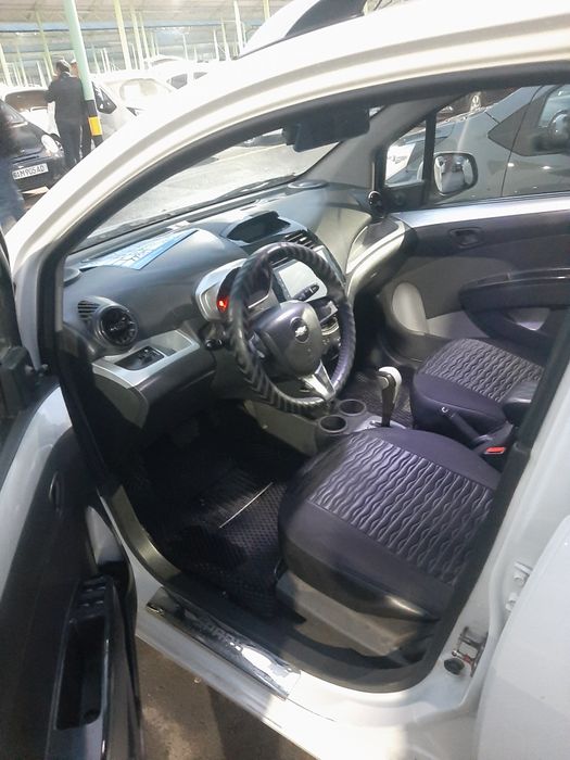 Spark sotiladi 2011 yil 4 pozitsiya A/t Metan 4 pokolena