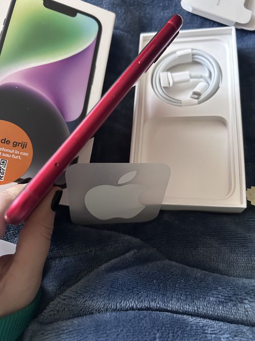 Vand iphone 11,red,impecabil