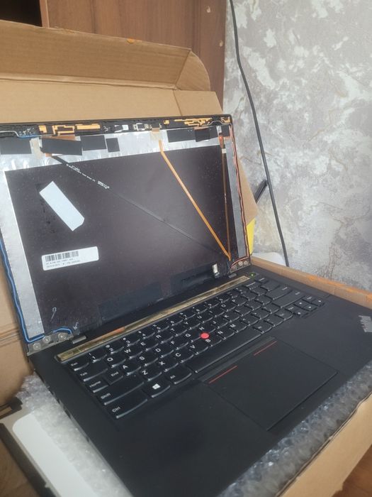 Продам ленова thinpad ноутбук с проблемой но рабочий