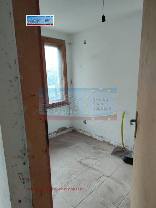 Къща в с. Гълъбовци 105 м² и двор 600m²