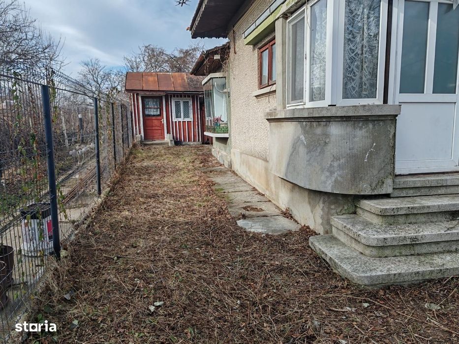 Cornu de Jos - casa Batraneasca + teren 1343mp - 60000 Euro