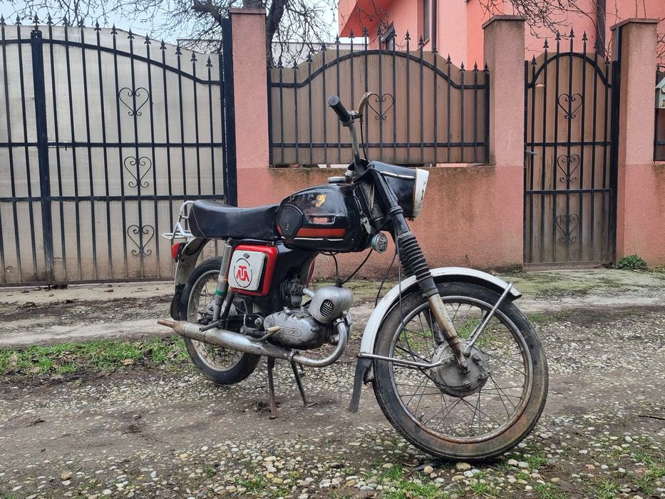 Mobra turist Comunista