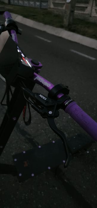 Kukirin g4 cu frane hidraulice