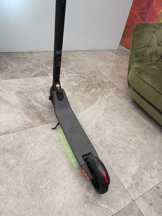 Trotineta Electrica Ninebot by Segway KickScooter ES2 (pliabila)