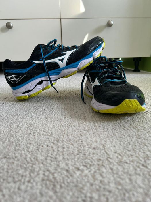 Adidași de alergare Mizuno WAWE Ultima 9