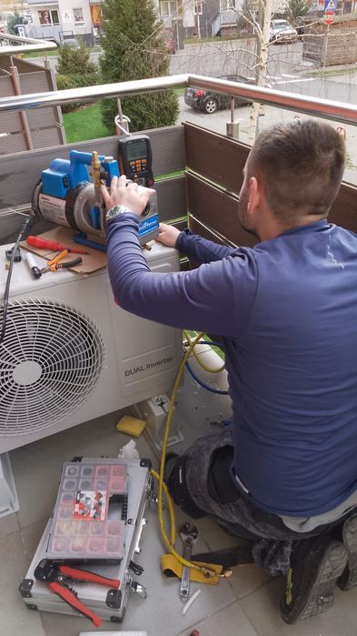 Montaj aer condiționat și mentananță/igienizare.