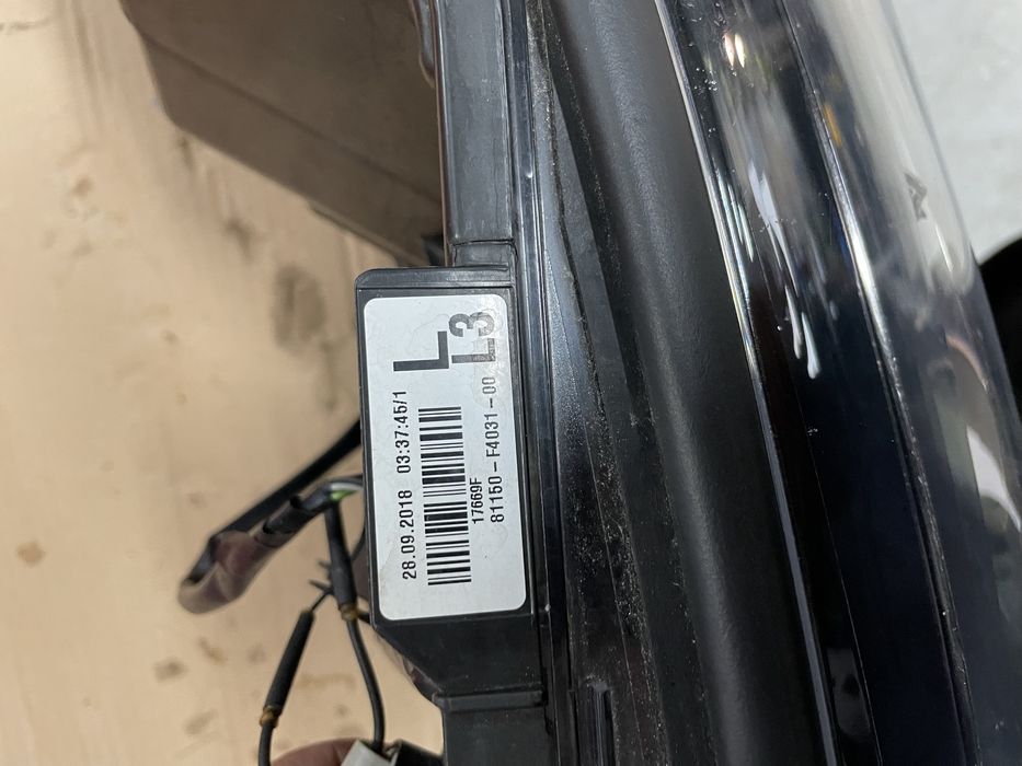 ляв фар за Toyota C-HR