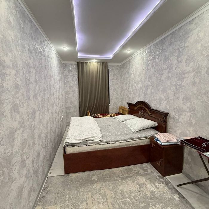 Сдаётся 2х комнатная квартира посутчно