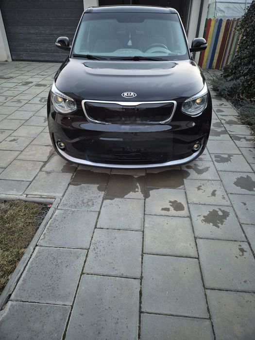 Kia SOUL ELECTRIC / 2018 / 75k KM / 27 KW