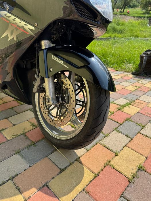 Honda cbr1100 super blackbird 1997