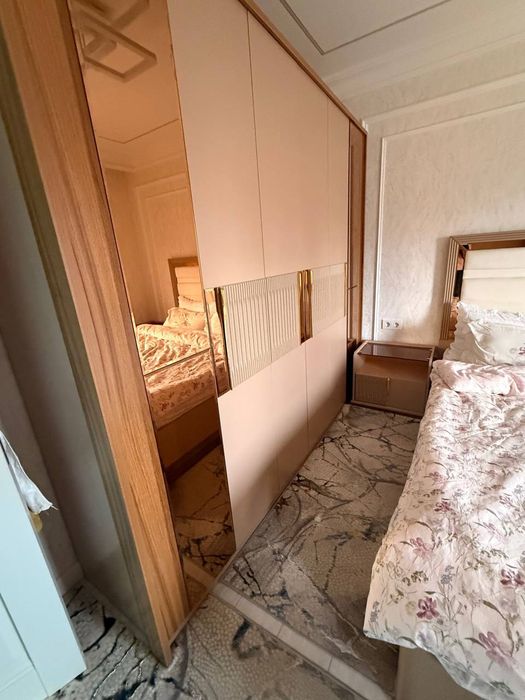 Ayraport 3xona 2etaj kvartira bor.