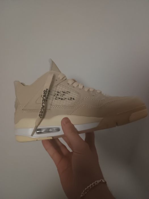 Jordan 4 noi in cutie