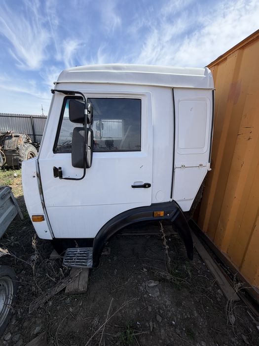 Кабина камаза со спальникм
