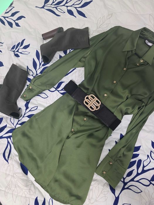 Елегантна рокля с обувки за повод