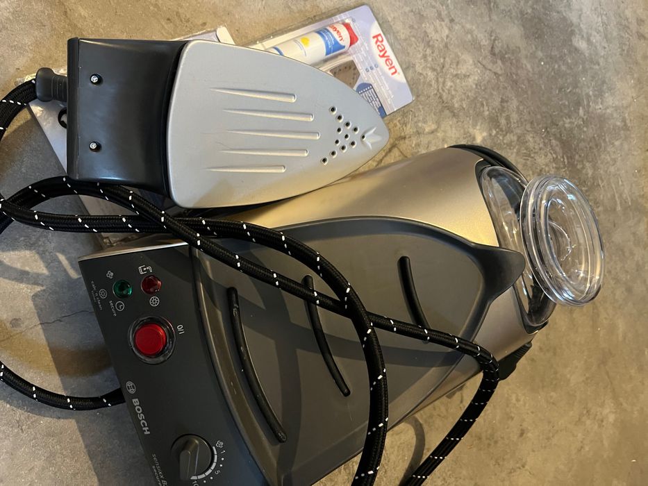 Statie de calcat cu aburi Bosch