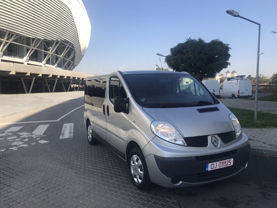 Inchiriere auto microbuze 8+1 locuri , transport persoane