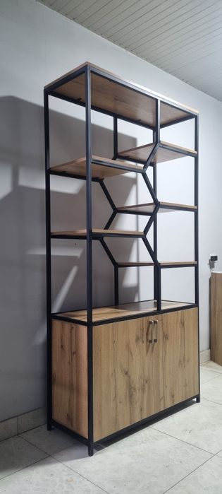 Стелаж пчела, гнездо пчели стела арини или,