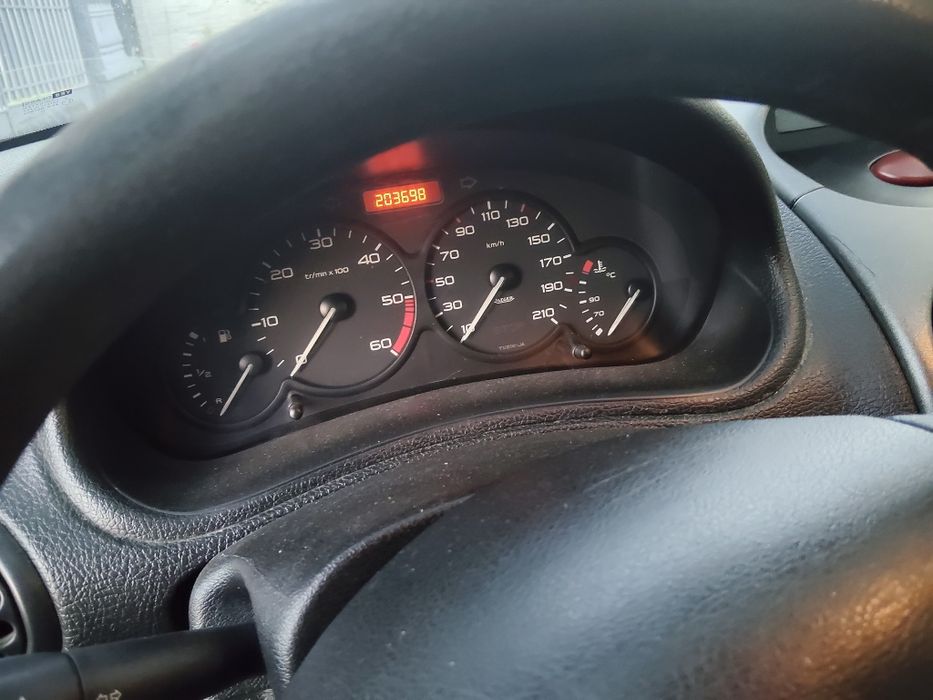 Vând peujoto 206 din 2006 in conditi foarte bune