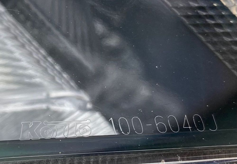 Фар far десен фарове за Субару Subaru Forester Koito 100 6040J