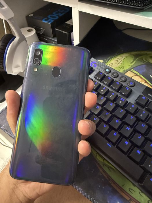 Samsung Galaxy a40 , 64gb , 4gb RAM