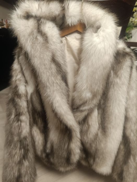 Късо кожухче бяло/черно M/L