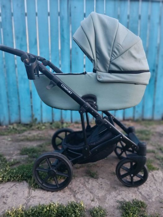 Продам детскую коляску