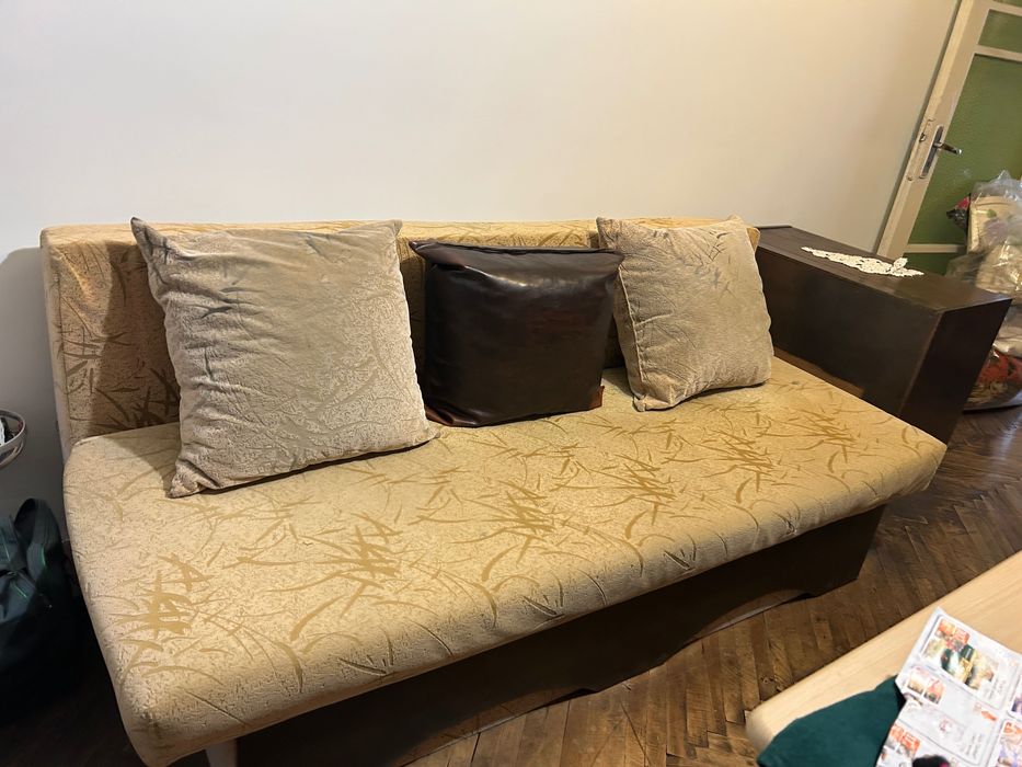 Разтегателен диван