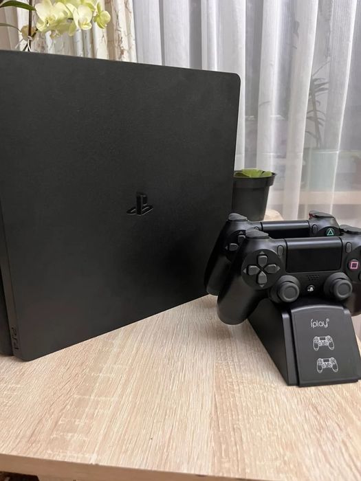 PlayStation 4 slim