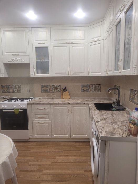 Продам кухонный гарнитур, фасад МДФ,  3 м