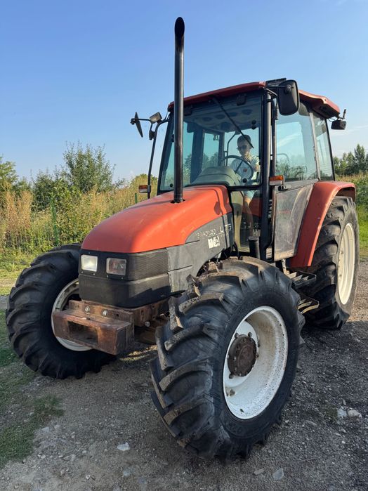 Tractor New Holland L75