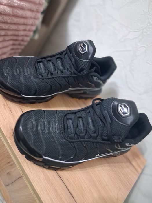 Продаю кроссовки nike
