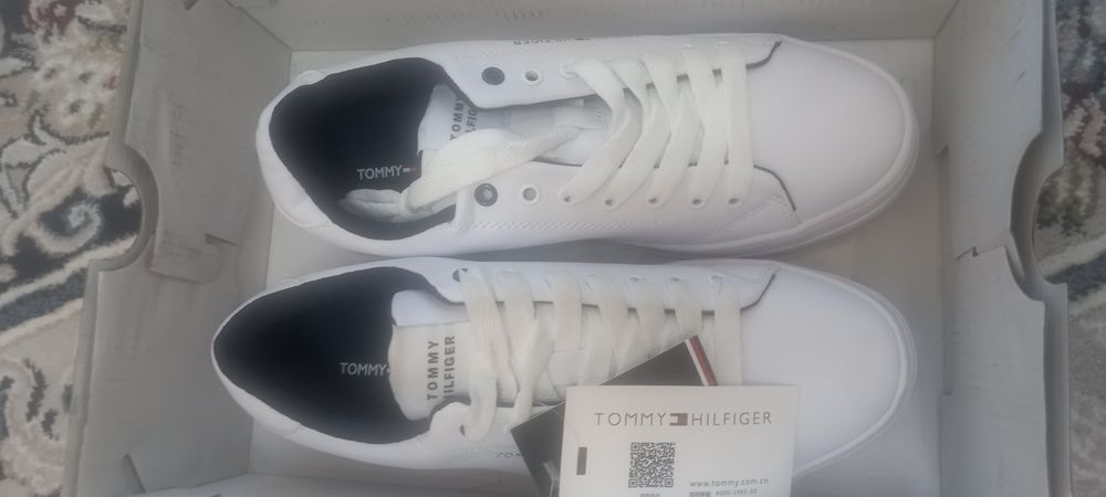 Продажа мужской стильной обуви Tommy Hilfiger.  Размеры 40-44 .