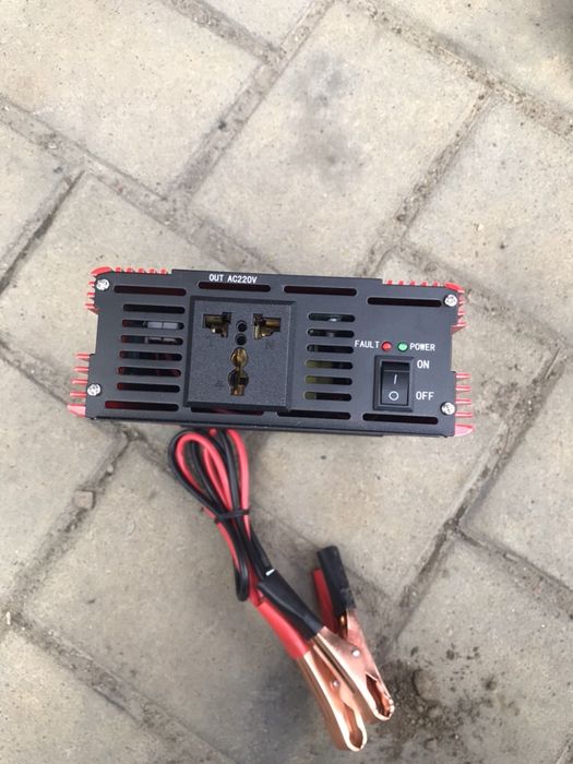 Invertor de Curent Rulota  12V—>220V (1000W)