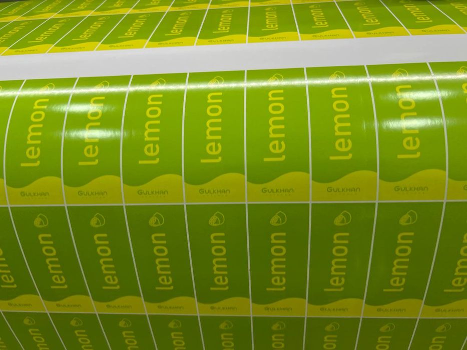 Плоттерная резка виниловых стикеров