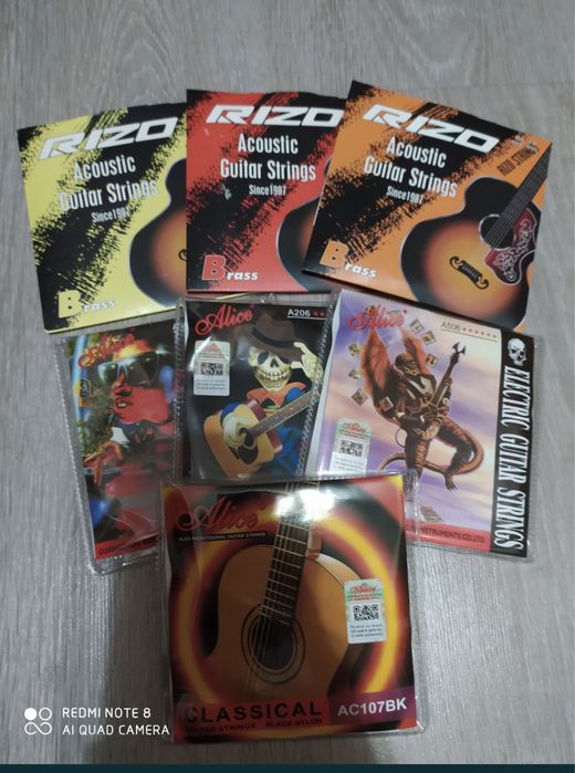 Чехол для гитары .Струна, ремень, каподастер