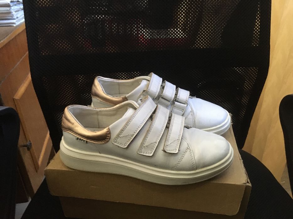 Adidasi piele naturala 36