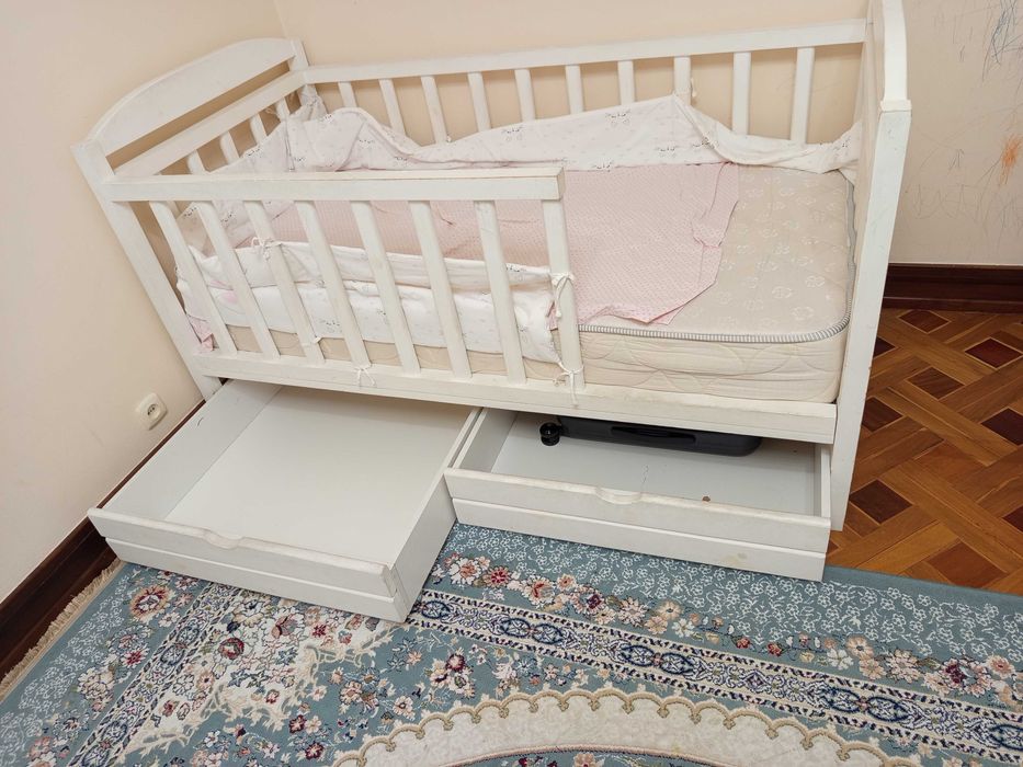 Кровать детская с матрасом