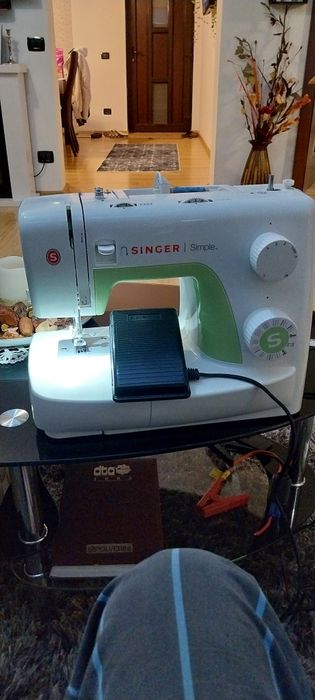 Mașină de cusut SINGER 3229 40 de programe
