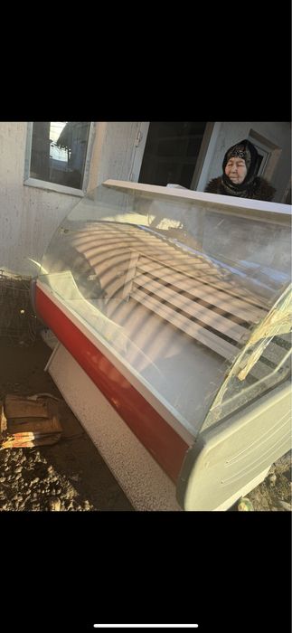 Холодильник витрина