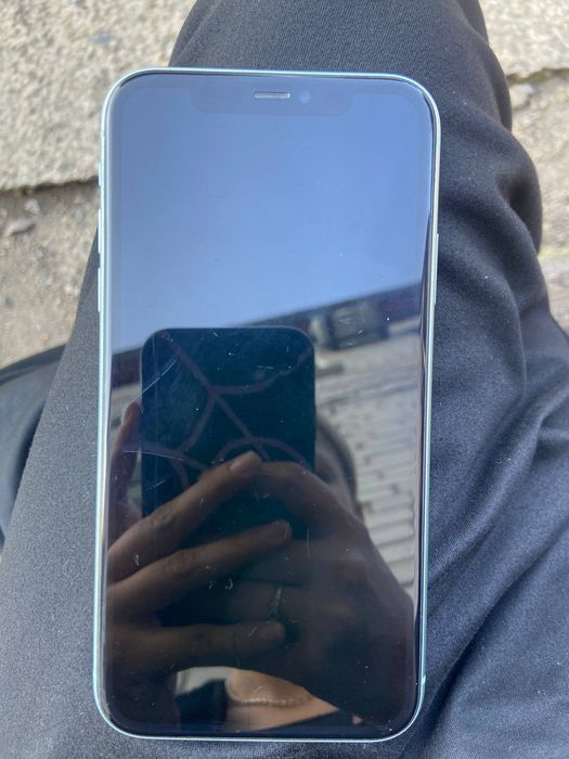 iPhone 11 . 128 ГБ