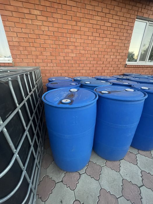 Продам пластиковые бочки и еврокубы черные